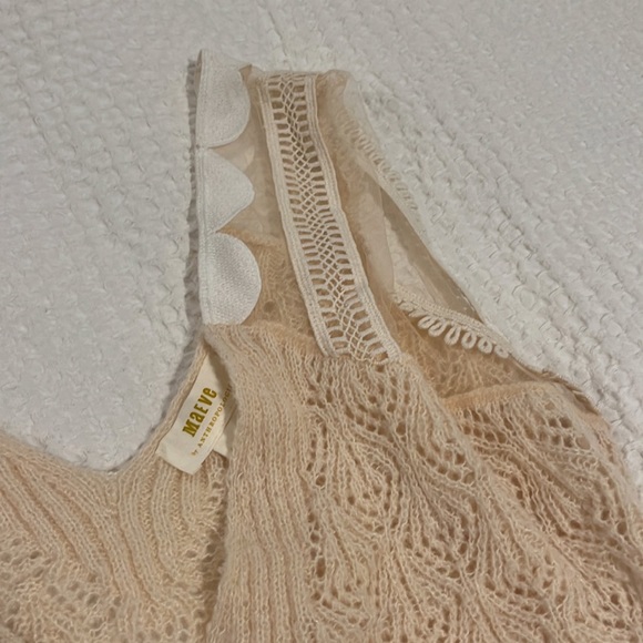 Maeve - Anthropologie - cream tank sweater with appliqué on shoulder straps - Picture 2 of 3